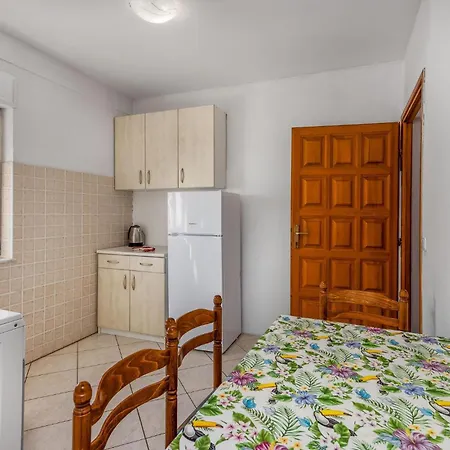 Apartment 2 Bedroom In