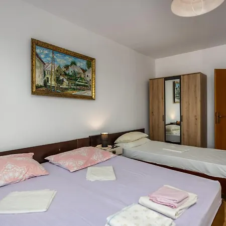 2 Bedroom In Apartment *